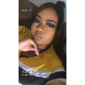 Meet your Posher, Whitney